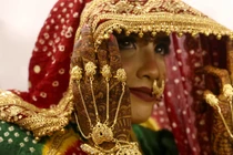 Một cô dâu được nhìn thấy trong lễ cưới ở Karachi, Pakistan, vào tháng 1 năm nay. Ảnh: Xinhua.