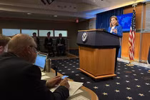 Người phát ngôn Bộ Ngoại giao Mỹ Tammy Bruce phát biểu tại cuộc họp báo thường kỳ tại Washington DC, ngày 31/3. Ảnh: Getty.