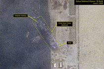 Ảnh vệ tinh cho thấy chiến hạm của Triều Tiên đang được phục hồi nhanh chóng. Ảnh: 38North.