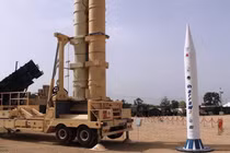 Israel tốn bao nhiêu tiền để chặn "cơn mưa" UAV và tên lửa của Iran?