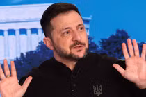 Tổng thống Ukraine Volodymyr Zelensky phát biểu trong cuộc phỏng vấn với người dẫn chương trình Fox News Bret Baier vào ngày 28/2. Ảnh: Getty.