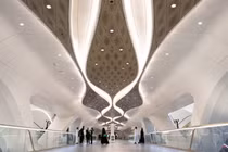 Ra mắt vào tháng 12/2024, Riyadh Metro mang đến ý nghĩa mới cho câu nói "Không phải đích đến, mà là hành trình". Ảnh: CNN.