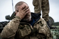 Một binh sĩ Ukraine trên chiến trường (Ảnh: Getty)