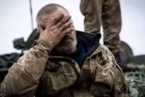 Một binh sĩ Ukraine trên chiến trường (Ảnh: Getty)