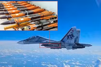 Chiến đấu cơ Su-30MK2 của Venezuela với tên lửa chống hạm Kh-31A. Ảnh: MW.