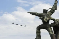 Các chiến đấu cơ Sukhoi trên bầu trời Sevastopol, Crimea ngày 19/5/2020 (Ảnh: AFP)