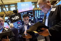 Trái phiếu đã trải quan một năm tồi tệ (Ảnh: Reuters)