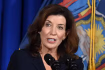 Thống đốc bang New York Kathy Hochul (Ảnh: CNBC)