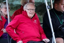 Warren Buffett nổi tiếng là một trong những nhà đầu tư thành công nhất mọi thời đại (Ảnh: WSJ)