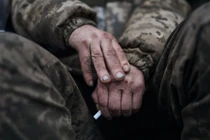 Một binh sĩ Ukraine trong lúc nghỉ ngơi (Ảnh: Getty)