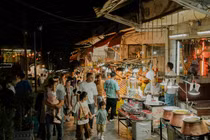 Một khu chợ ở Darband, một trong những khu phố cổ nhất của Tehran. Người dân Iran đang phải vật lộn để đối phó với lạm phát lên tới 40% mỗi năm và đồng nội tệ mất giá. Ảnh: NYTimes.