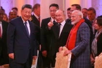 Chủ tịch Trung Quốc Tập Cận Bình, Tổng thống Nga Vladimir Putin và Thủ tướng Ấn Độ Narendra Modi trong buổi hòa nhạc trước bữa trưa không chính thức dành cho các trưởng đoàn BRICS được tổ chức như một phần của hội nghị thượng đỉnh BRICS lần thứ 16 tại Kazan. Ảnh: Sputnik.