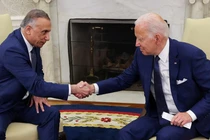 Thủ tướng Mustafa al-Kadhimi trong cuộc gặp Tổng thống Mỹ Joe Biden tại Nhà Trắng ngày 26/7/2021 (Ảnh: Reuters)