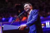 Thượng nghị sĩ Mỹ J.D. Vance tại một cuộc vận động tranh cử (Ảnh: Getty)