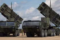 Bệ phóng tên lửa đất đối không từ hệ thống phòng không Patriot. Ảnh: MW.