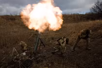 Ukraine đã chật vật theo kịp hỏa lực pháo binh của Nga kể từ khi bắt đầu chiến tranh. Ảnh: Getty.