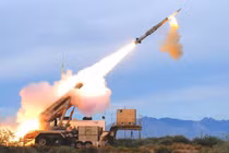 Bệ phóng thuộc hệ thống phòng không Patriot. Ảnh: MW.