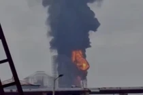 Hình ảnh cột khói lớn bốc lên sau đòn tấn công của Ukraine. Ảnh: Kyiv Post.