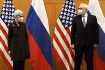 Thứ trướng Ngoại giao Mỹ Wendy Sherman và người đồng cấp Nga Sergey Ryabkov tại Geneva, Thụy Sĩ (Ảnh: Guardian)