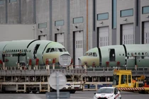 Các phần thân máy bay của dòng máy bay Airbus A320 được nhìn thấy tại cơ sở Airbus ở Montoir-de-Bretagne gần Saint-Nazaire, Pháp, ngày 1/7/2020. Ảnh: Reuters.