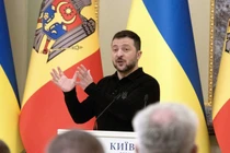 Tổng thống Ukraine Volodymyr Zelensky phát biểu tại cuộc họp báo chung với Tổng thống Moldova Maia Sandu tại Kiev, Ukraine, vào ngày 25/1. Ảnh: Getty.