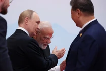Chủ tịch Trung Quốc Tập Cận Bình, Thủ tướng Ấn Độ Narendra Modi và Tổng thống Nga Vladimir Putin trong cuộc họp tại hội nghị thượng đỉnh Tổ chức Hợp tác Thượng Hải (SCO) ở Thiên Tân, Trung Quốc, ngày 1/9. Ảnh: Reuters.