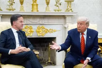 Tổng thống Hoa Kỳ Donald Trump (phải) và Tổng thư ký NATO Mark Rutte phát biểu với các nhà báo tại Washington, DC, Mỹ hôm 13/3. Ảnh: Getty.
