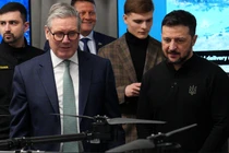 Thủ tướng Anh Keir Starmer và Tổng thống Ukraine Volodymyr Zelensky trong cuộc gặp tại Kiev hôm 16/1. Ảnh: Sky News.