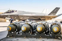 Máy bay F-35 của Israel với bom JDAM GBU-31/B. Ảnh: Getty.