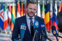 Bộ trưởng Ngoại giao Estonia Margus Tsahkna phát biểu với báo chí tại trụ sở NATO ở Brussels. Ảnh: Getty.