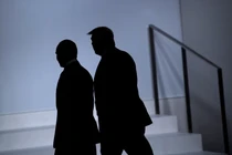 Tổng thống Nga Vladimir Putin và Tổng thống Mỹ Donald Trump chụp ảnh chung tại Hội nghị thượng đỉnh G20 ở Osaka, Nhật Bản năm 2019. Ảnh: AFP.