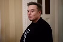 Giá trị tài sản ròng của Elon Musk đã giảm 132 tỷ USD trong năm nay khi giá cổ phiếu Tesla lao dốc. Ảnh: Getty.