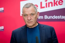 Lãnh đạo đảng Cánh tả Đức Jan van Aken đề xuất thay thế NATO. Ảnh: Getty.