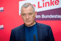 Lãnh đạo đảng Cánh tả Đức Jan van Aken đề xuất thay thế NATO. Ảnh: Getty.