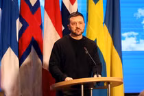 Tổng thống Ukraine Volodymyr Zelensky từ lâu đã xin các đồng minh phương Tây cho phép sử dụng vũ khí tấn công sâu vào lãnh thổ Nga (Ảnh: Getty)