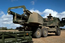 Hệ thống HIMARS có khả năng bắn các mục tiêu xa tới 50 dặm (Ảnh: Getty)