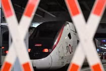 Một chuyến tàu cao tốc ở Paris vào ngày 26/7/2024 (Ảnh: Getty)