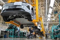 Hoạt động sản xuất của Trung Quốc tiếp tục sụt giảm trong tháng 7 (Ảnh: NYTimes)