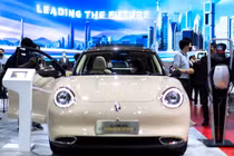 Mẫu EV Ora Good Cat của nhà sản xuất Trung Quốc Great Wall được bày bán ở Thái Lan (Ảnh: Reuters)