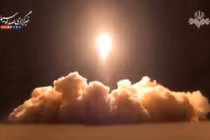 Cảnh quay được trích từ video của Press TV, một tổ chức truyền thông nhà nước Iran thuộc sở hữu của Đài Phát thanh Cộng hòa Hồi giáo Iran (IRIB), cho thấy cảnh tên lửa được phóng đi nhằm vào một căn cứ không quân do Mỹ điều hành ở Qatar. Ảnh: PressTV.