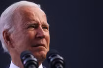 Tỷ lệ ủng hộ của ông Joe Biden liên tục suy giảm (Ảnh: Reuters)