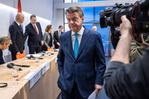 Chủ tịch UBS Colm Kelleher trong cuộc họp báo tổ chức tại Bern, Thuỵ Sĩ ngày 19/3 (Ảnh: Getty)