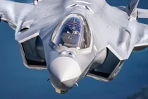 Chiến đấu cơ tàng hình F-35 của Không quân Mỹ. Ảnh: MW.