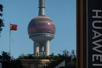 Dòng chip Ascend của Huawei đang trở nên cạnh tranh hơn với các sản phẩm trí tuệ nhân tạo của Nvidia trên thị trường Trung Quốc. Ảnh: Reuters.