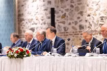 Phái đoàn đàm phán Nga tại Istanbul, Thổ Nhĩ Kỳ hôm 16/5. Ảnh: Reuters.