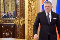 Thủ tướng Slovakia Robert Fico trong cuộc gặp với Tổng thống Nga Vladimir Putin. Ảnh: Sputnik.