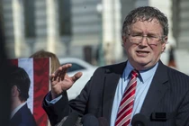 Nghị sĩ đảng Cộng hòa Thomas Massie (Ảnh: Getty)