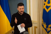 Vladimir Zelensky của Ukraine trong một cuộc họp báo ngày 22/4. Ảnh: 