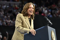 Bà Kamala Harris phát biểu trong một sự kiện tranh cử ở Glendale, Arizona, ngày 9/8 (Ảnh: AFP)