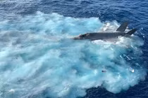 Hình ảnh được cho là khoảnh khắc cuối cùng của máy bay F-35 của Hải quân Mỹ trước khi rơi xuống Biển Đông hôm 24/1 (Ảnh: Newsweek).